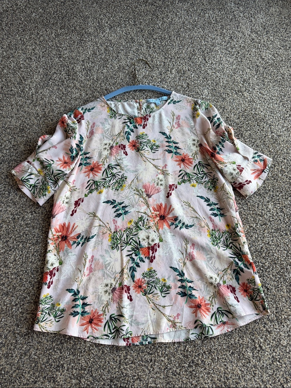 Floral Short-Sleeve Women's Top - Pink Floral